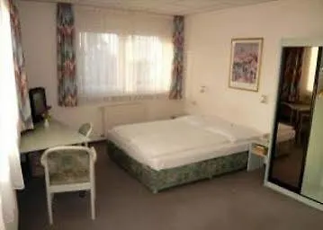 Hotel Businesshotel & Stuttgart-vaihingen 4*